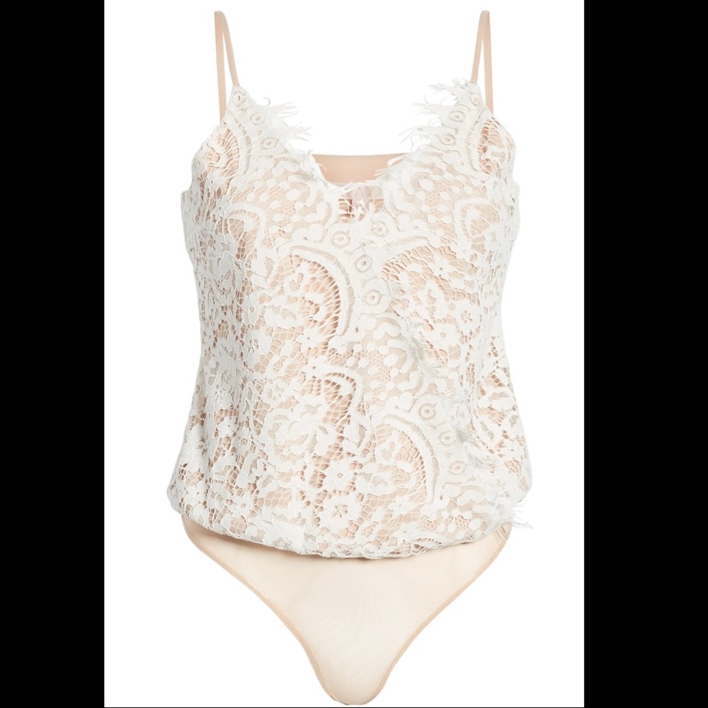 💕 WAYF “Lizzie Crossover Bodysuit” in Ivory. XS